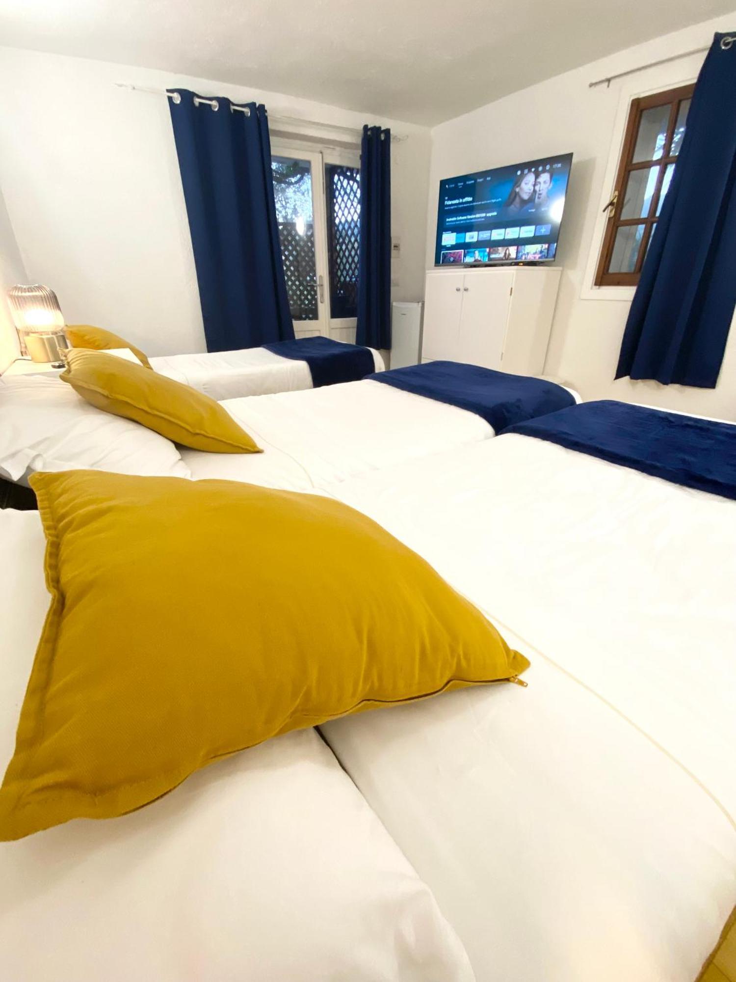 Cala Reale Rooms Marinella Marinella  Eksteriør billede