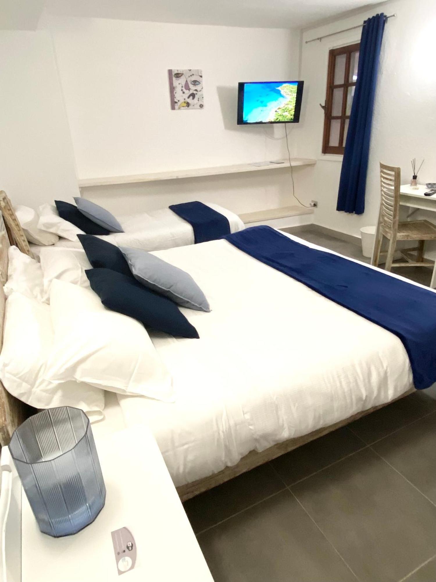 Cala Reale Rooms Marinella Marinella  Eksteriør billede