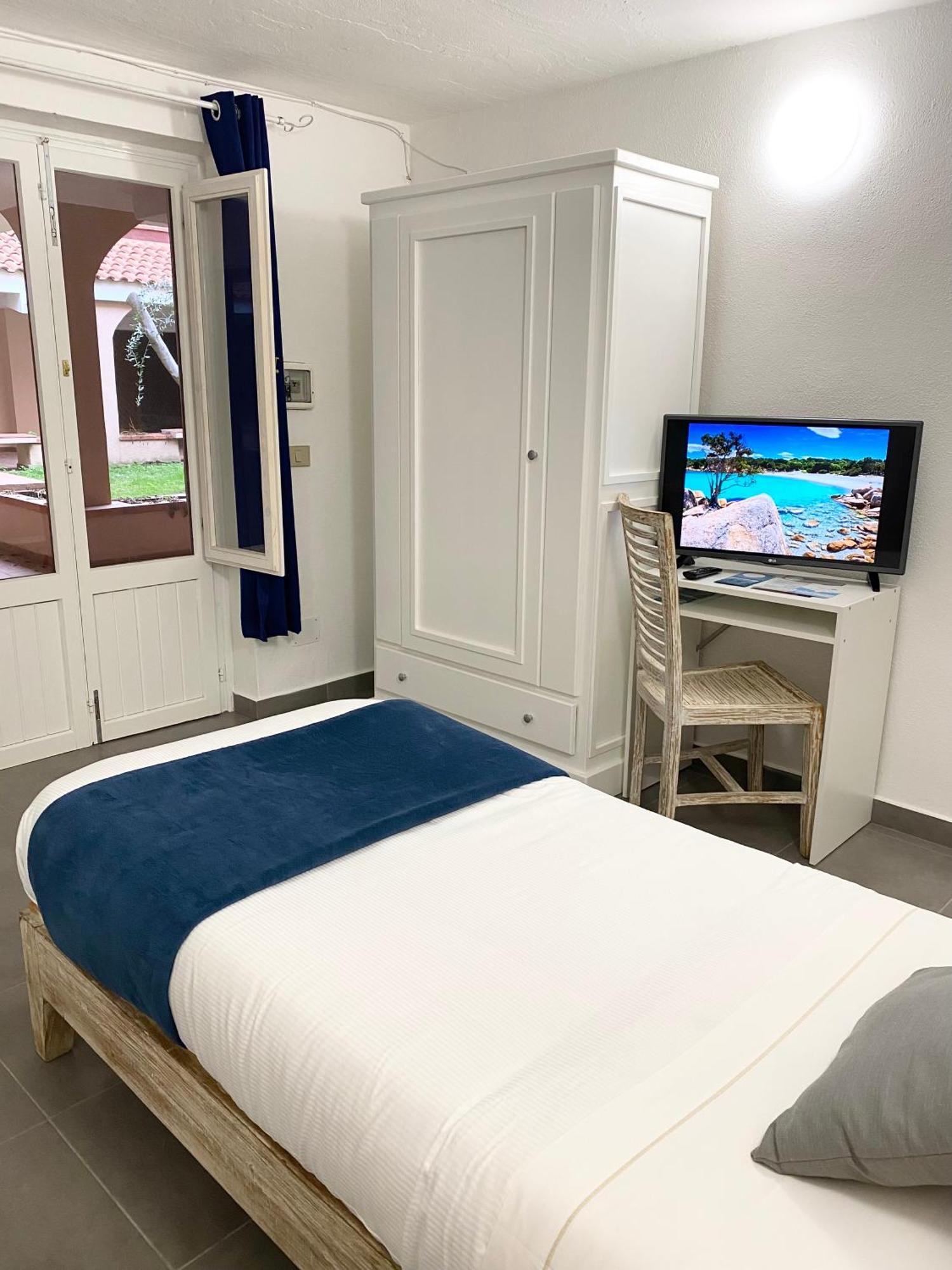 Cala Reale Rooms Marinella Marinella  Eksteriør billede